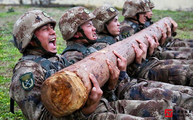 軍事拓展項(xiàng)目抬原木