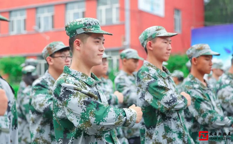 北京周邊軍事化團(tuán)建拓展活動(dòng)